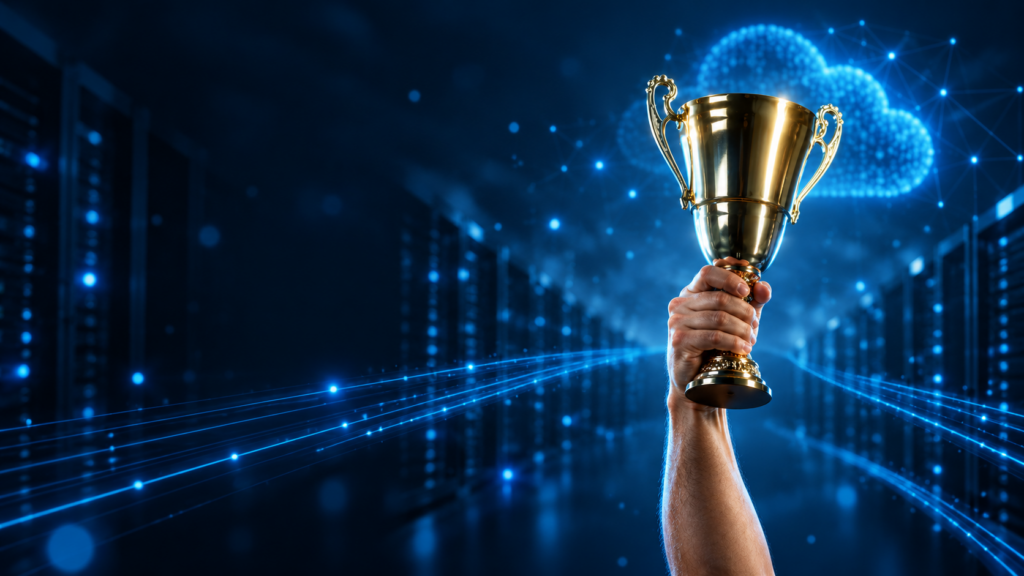 Troféu do Prêmio ABIACOM 2026 em destaque diante de servidores e elementos de tecnologia em nuvem.