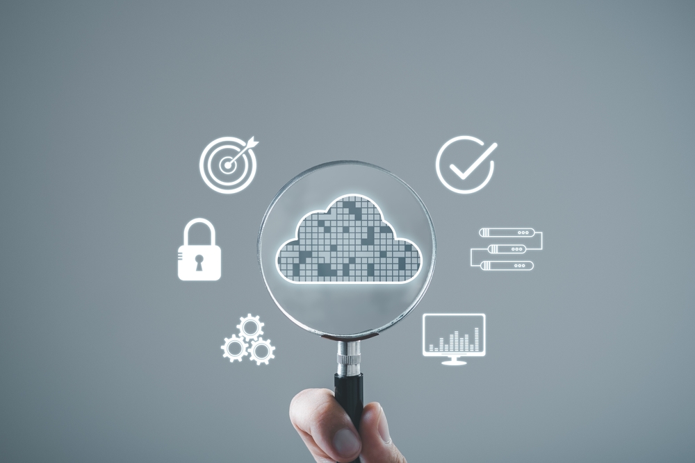 Provedor de cloud sendo analisado em uma representação de nuvem digital com elementos de segurança, desempenho e infraestrutura.